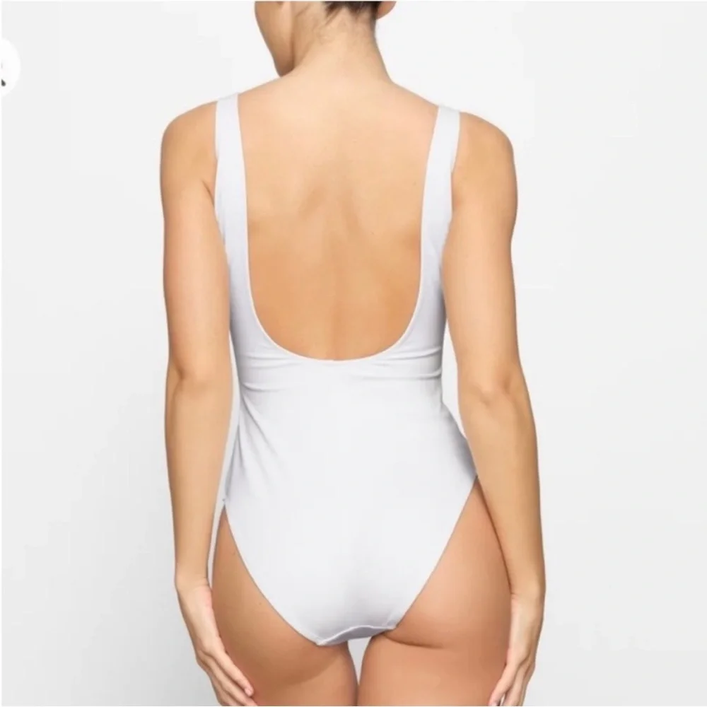 SKIMS Sculpting Swim Tank One Piece in Marble